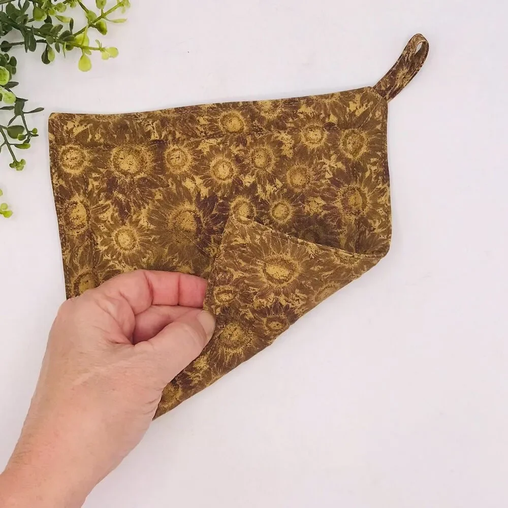 1 Square Potholder Brown Neutral Floral Cottage Core Kitchen 7x7 Inches